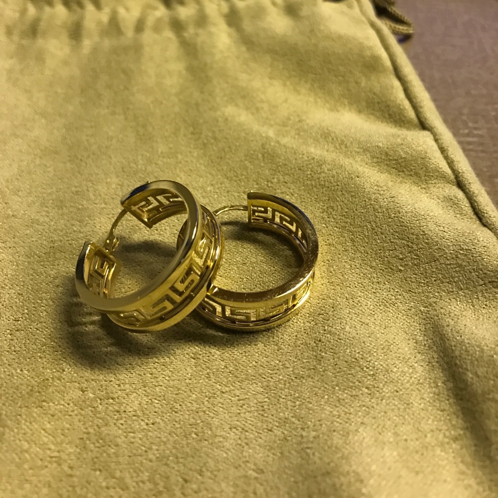 18kt gold earring