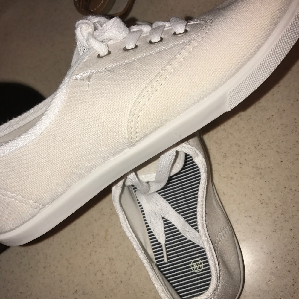 White van- like shoes