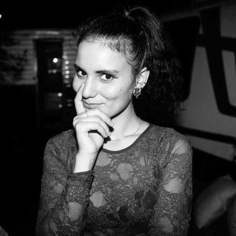 Meet your Posher, Yasmina