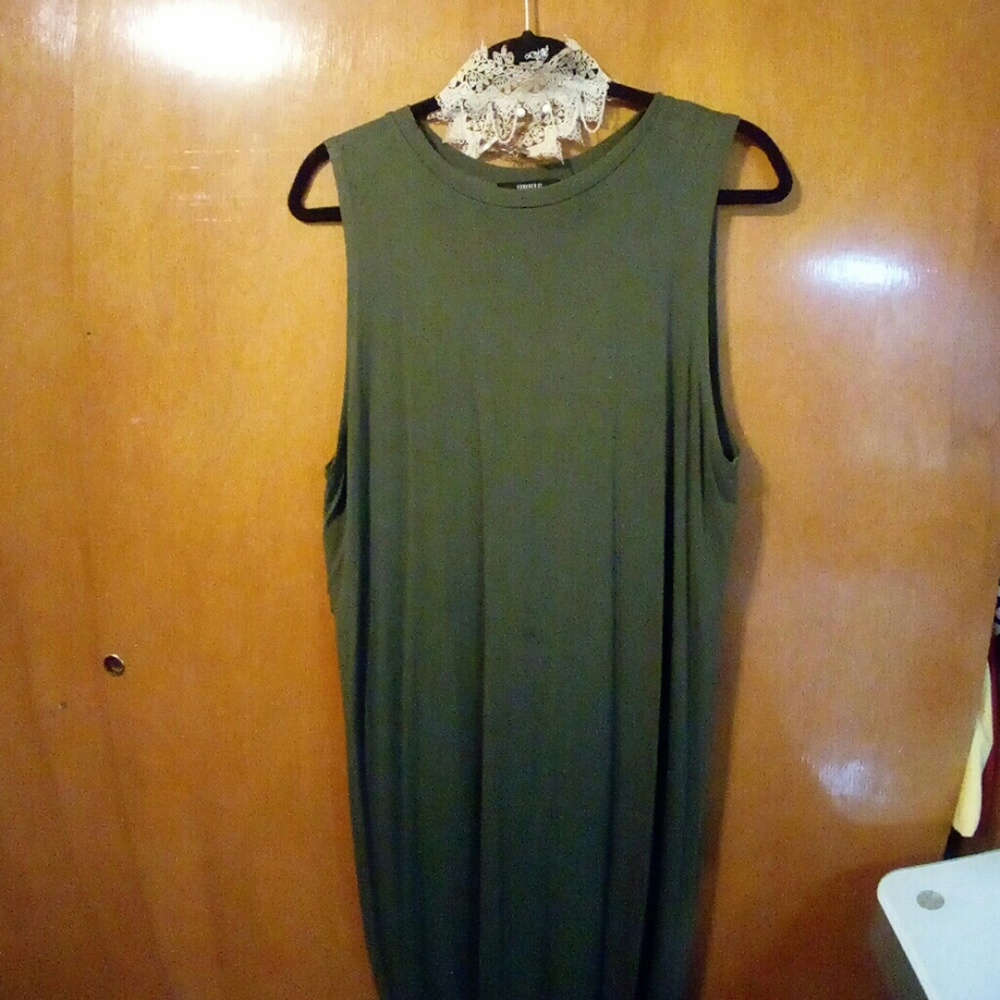 Long side open olive green shirt with