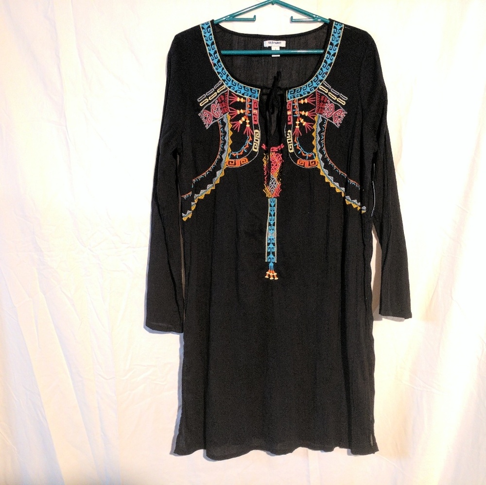 Old Navy embroidered dress