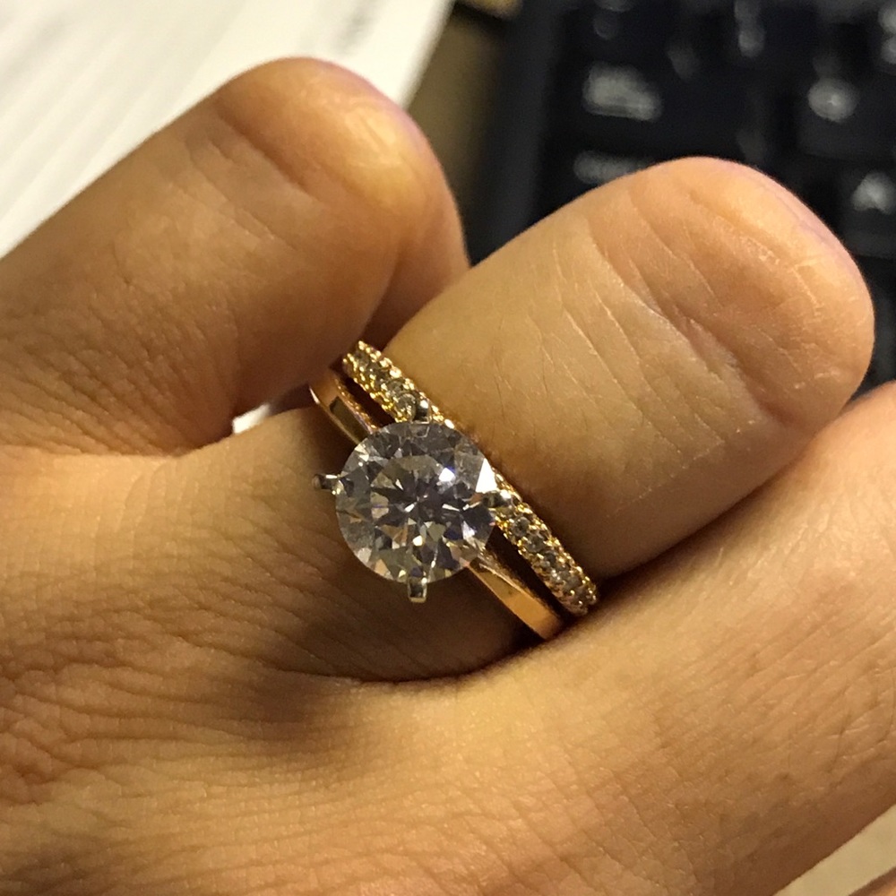 Diamond ring - Picture 2 of 3