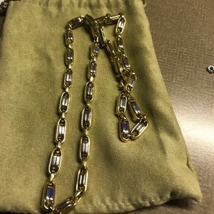 Two toned 18kt gold necklace.