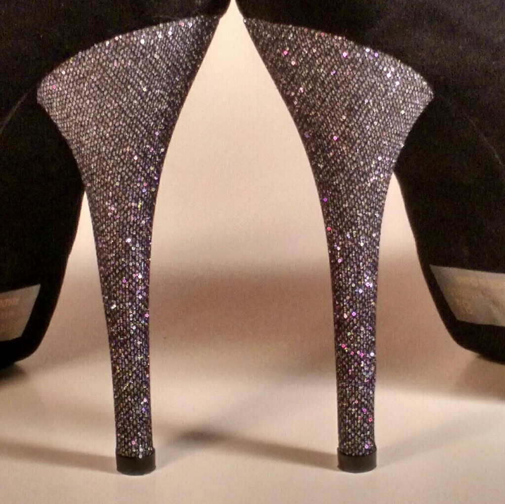 BLACK AND GLITTER PUMPS - Picture 4 of 5