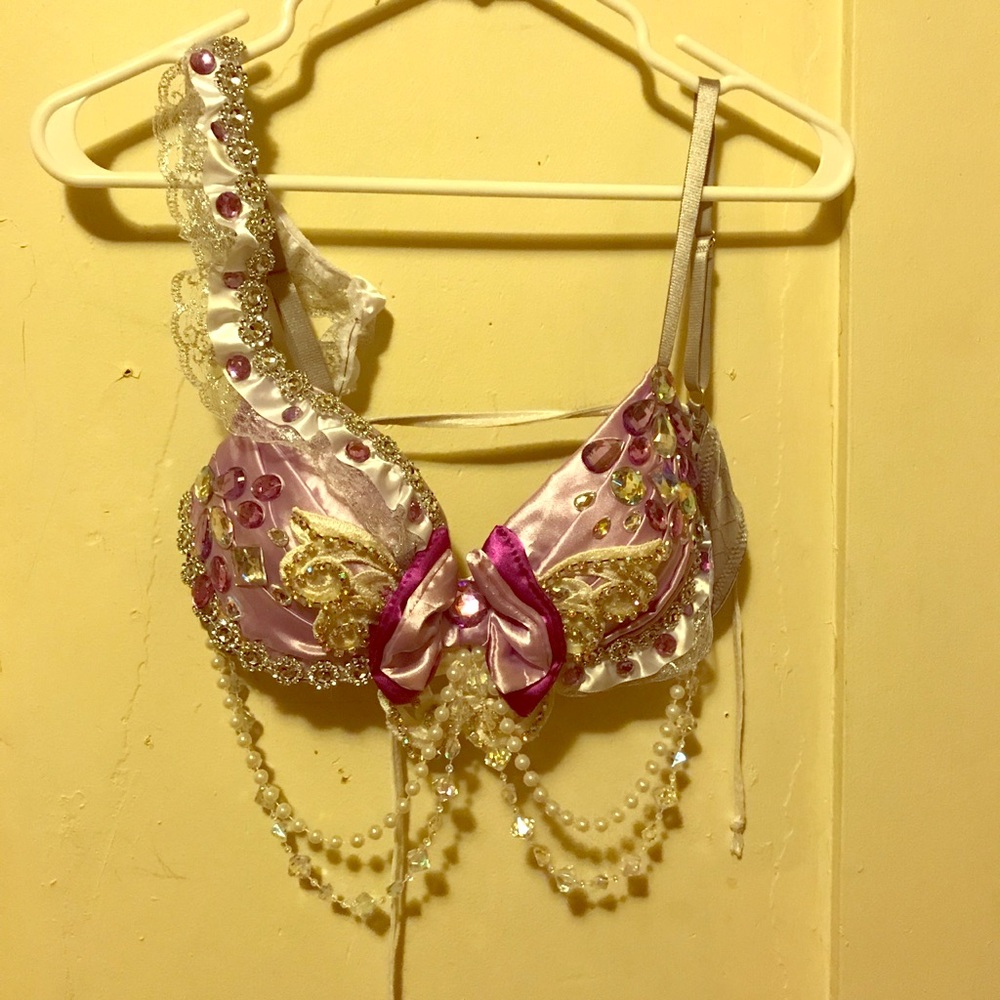 Custom Lipgloss Clubwear Outfit