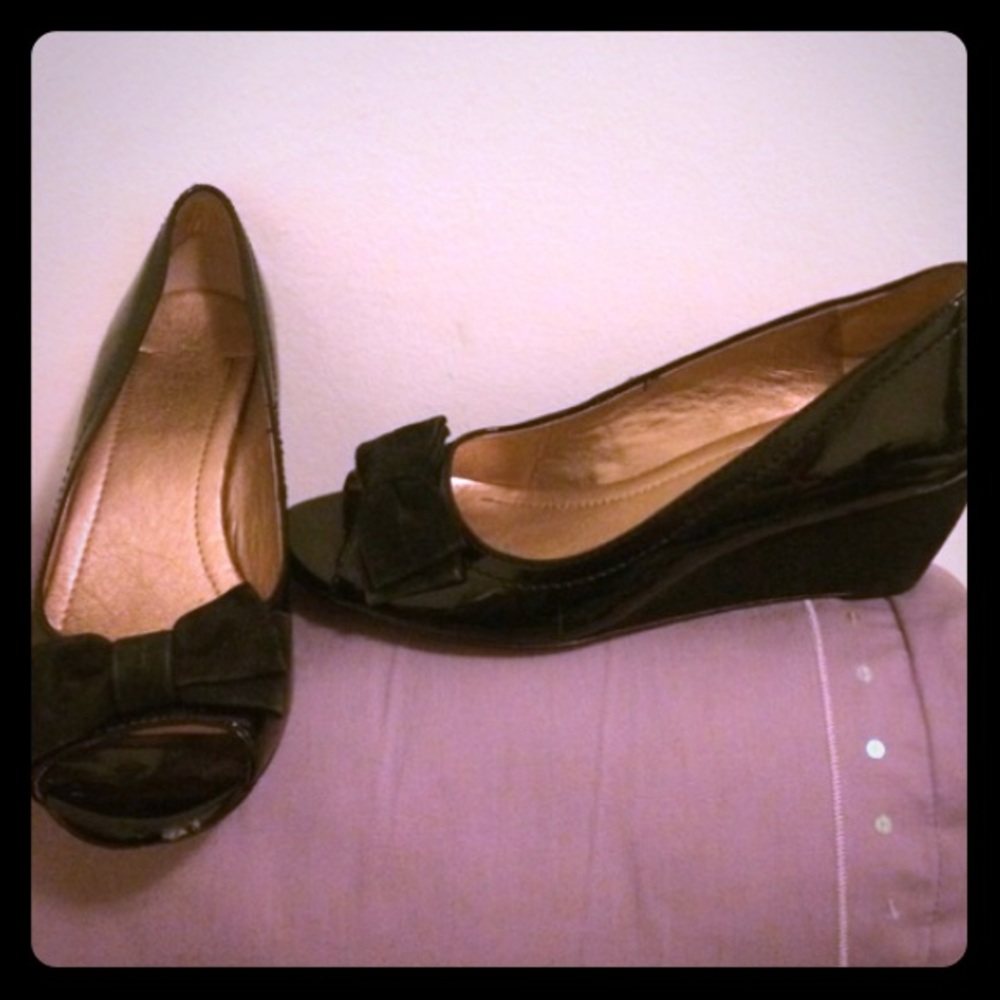 Peep toe wedge heels with bow