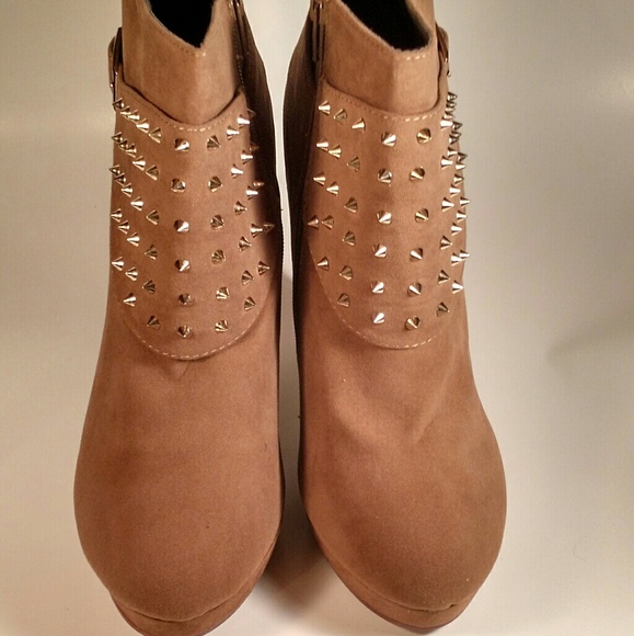 CAMEL CHUNKY HEEL BOOTIES - Picture 3 of 4