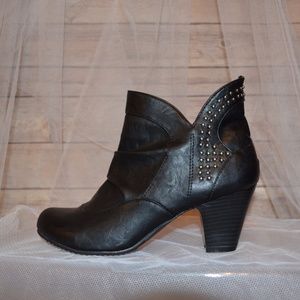 Romantic Soles Studded Leather Ankle Boots