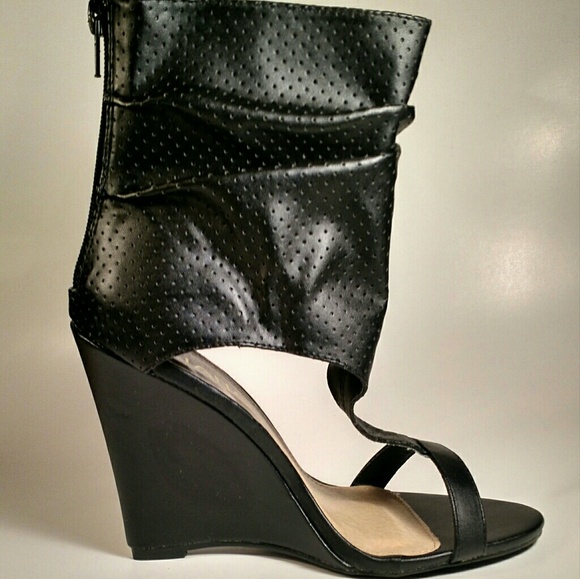 BLACK ANKLE CUFF WEDGES - Picture 3 of 4