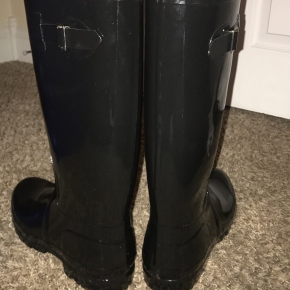 Black rain boots - Picture 2 of 3