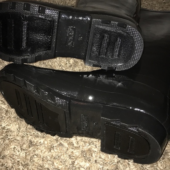 Black rain boots - Picture 3 of 3