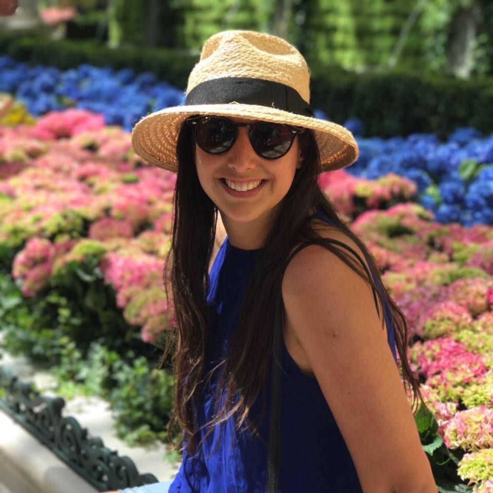 Meet your Posher, Claudia