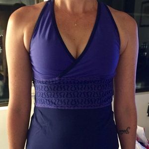 Lululemon Athletic Top 😍