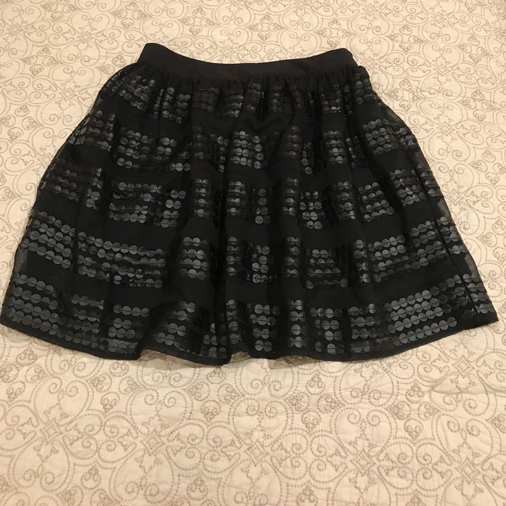 Black detailed skirt