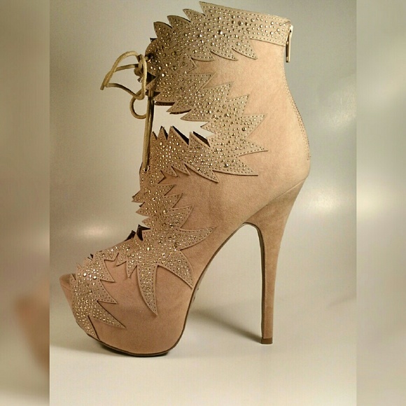 TAN CUT OUT BOOTIES - Picture 4 of 6