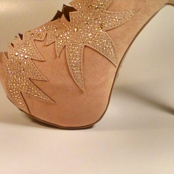 TAN CUT OUT BOOTIES - Picture 6 of 6