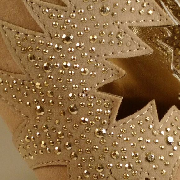 TAN CUT OUT BOOTIES - Picture 3 of 6