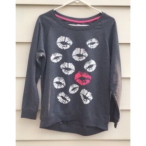 Sweatshirt with Lip Print Design 💋💋