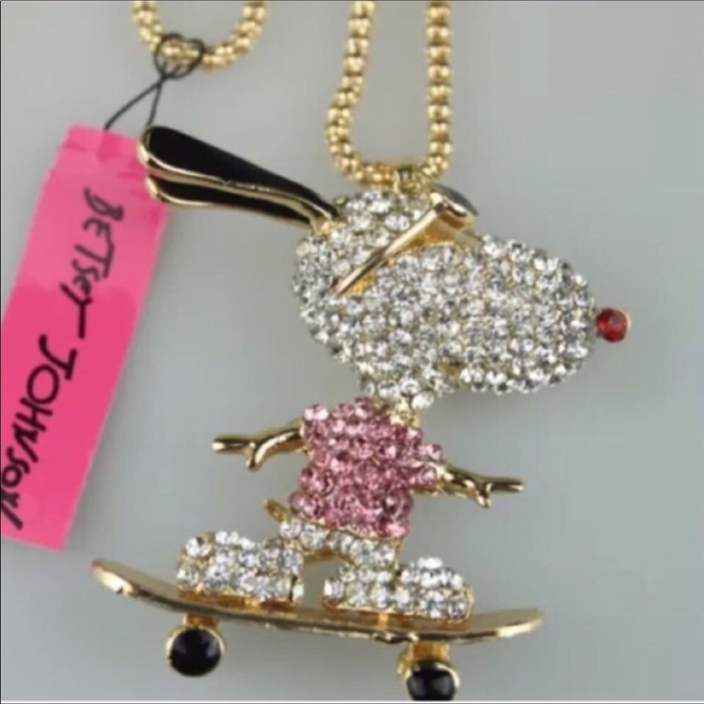 😎BETSEY JOHNSON CRYSTAL DOG SKATEBOARD NECKLACE🐾