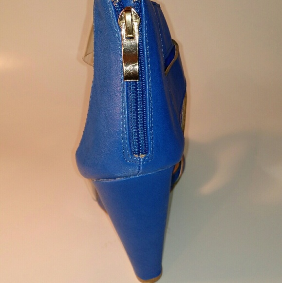 CLEAR STRAP WEDGES (NO OFFERS) - Picture 5 of 5