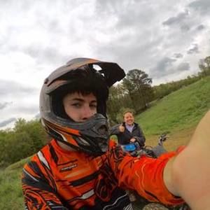 Meet your Posher, Dustin