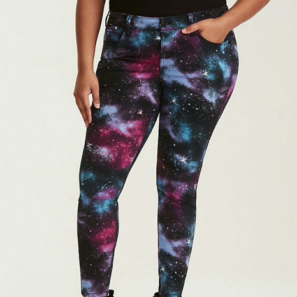 ISO Torrid galaxy skinnies