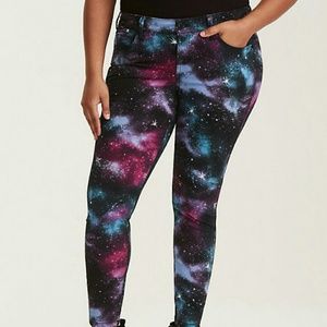 ISO Torrid galaxy skinnies