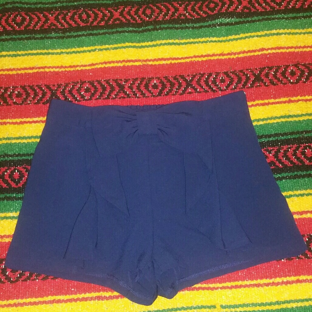 bow shorts