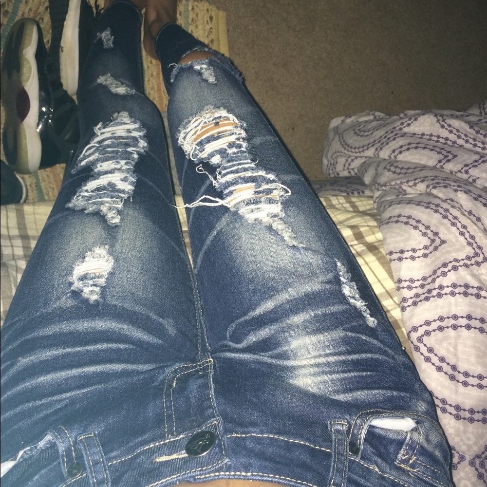 Tight fitted ripped jeans