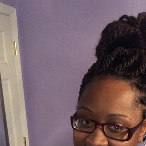 Meet your Posher, Kendra