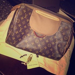 Louis Vuitton Purse
