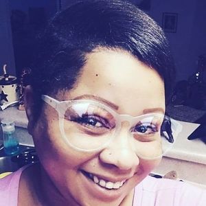 Meet your Posher, Yanira