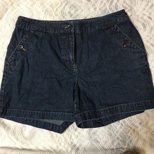 Women's Geoffrey Beene sports shorts