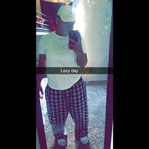 Meet your Posher, Nikevia