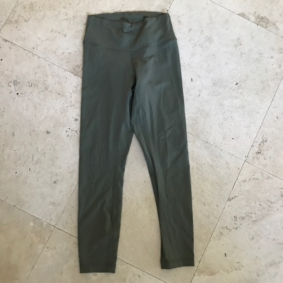 ❎SOLD❎❎❎Lululemon 7/8 High Times Green Pants - Picture 3 of 4