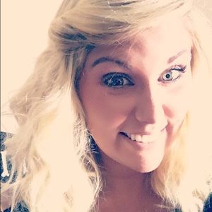 Meet your Posher, Ashleigh