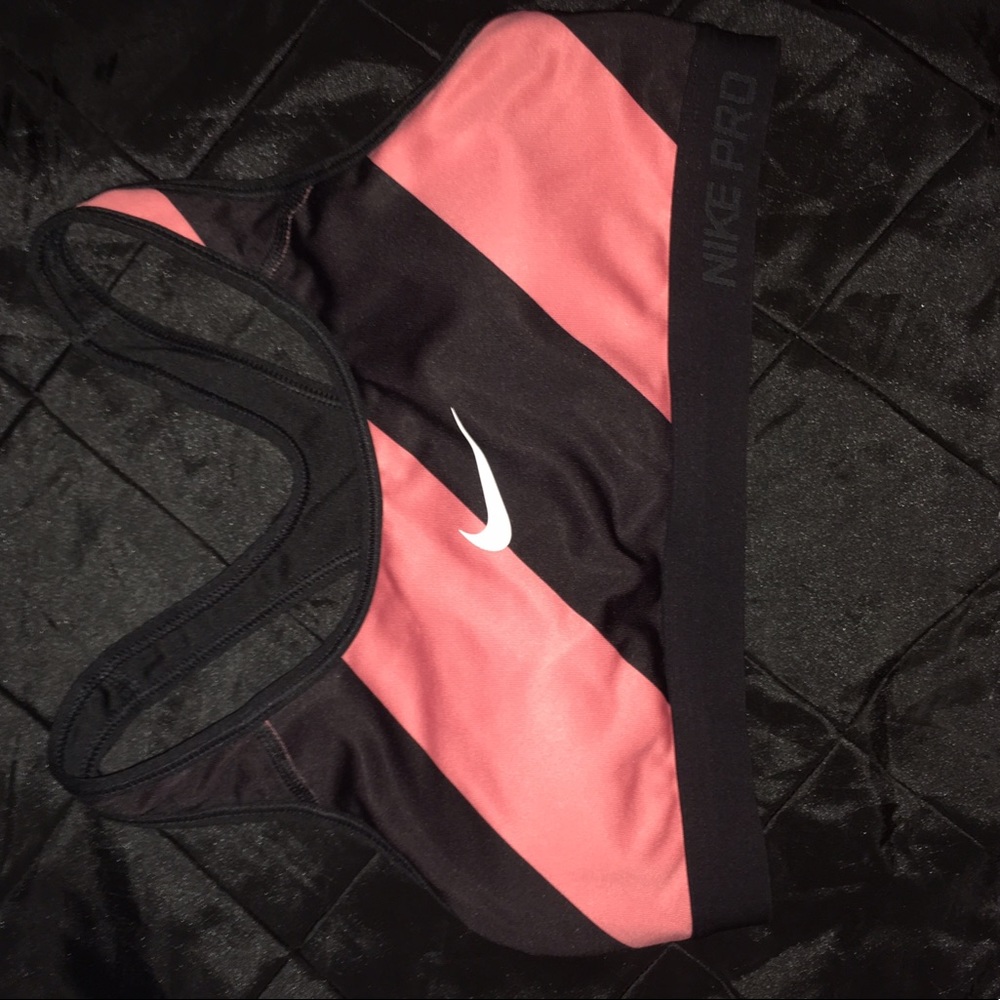 Cute striped Racerback Nike sports bra!