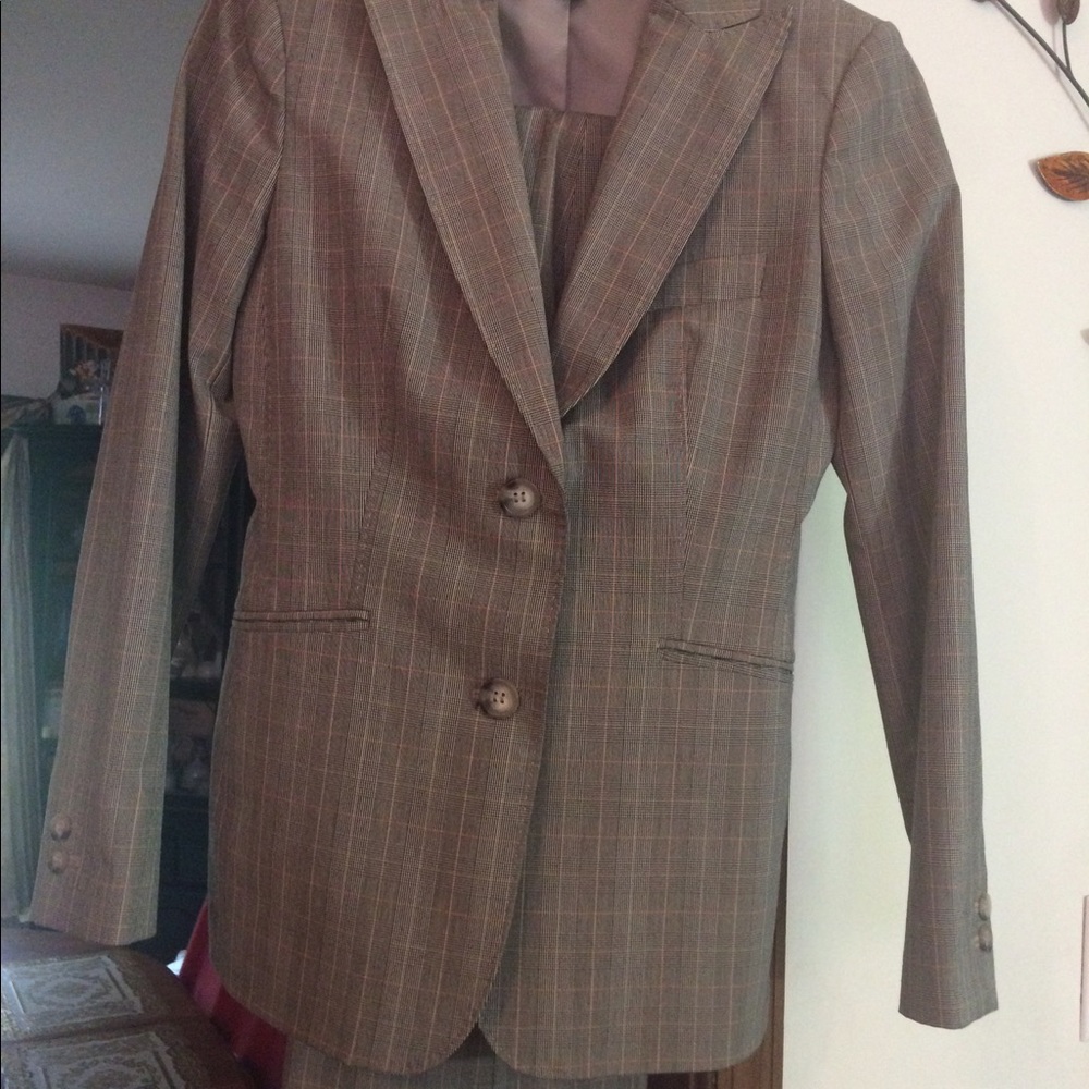 Suit