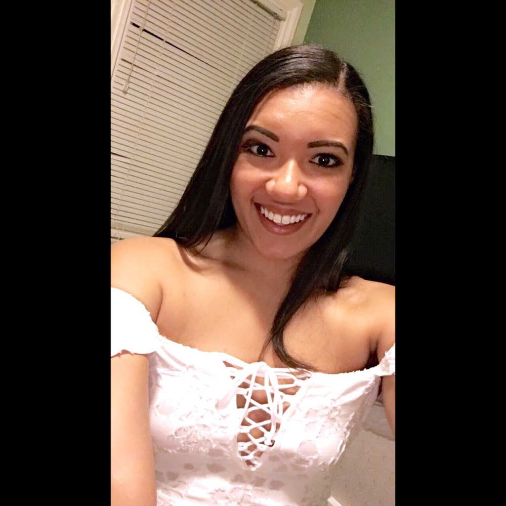 Meet your Posher, Danielle