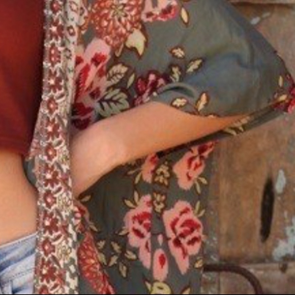 CLOSET CLOSING OLIVE FALL FLORAL BOHO KIMINO - Picture 4 of 4