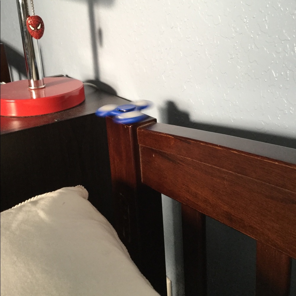 LED Fidget Spinner - Picture 3 of 4