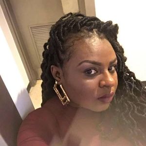 Meet your Posher, Becky