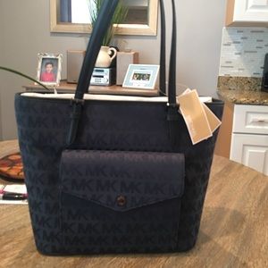 Michael Kors Jet Set item