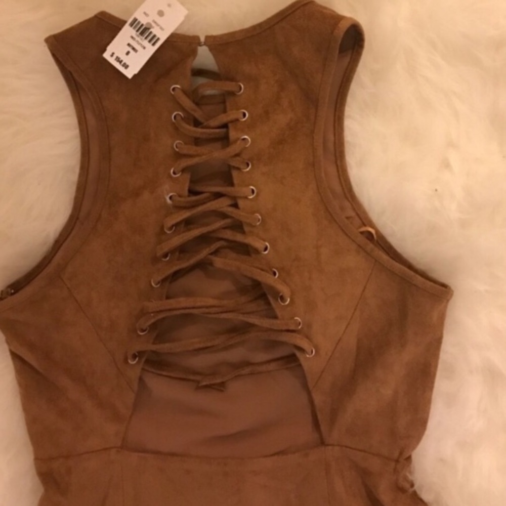 🌻 LF Lace Up Dress
