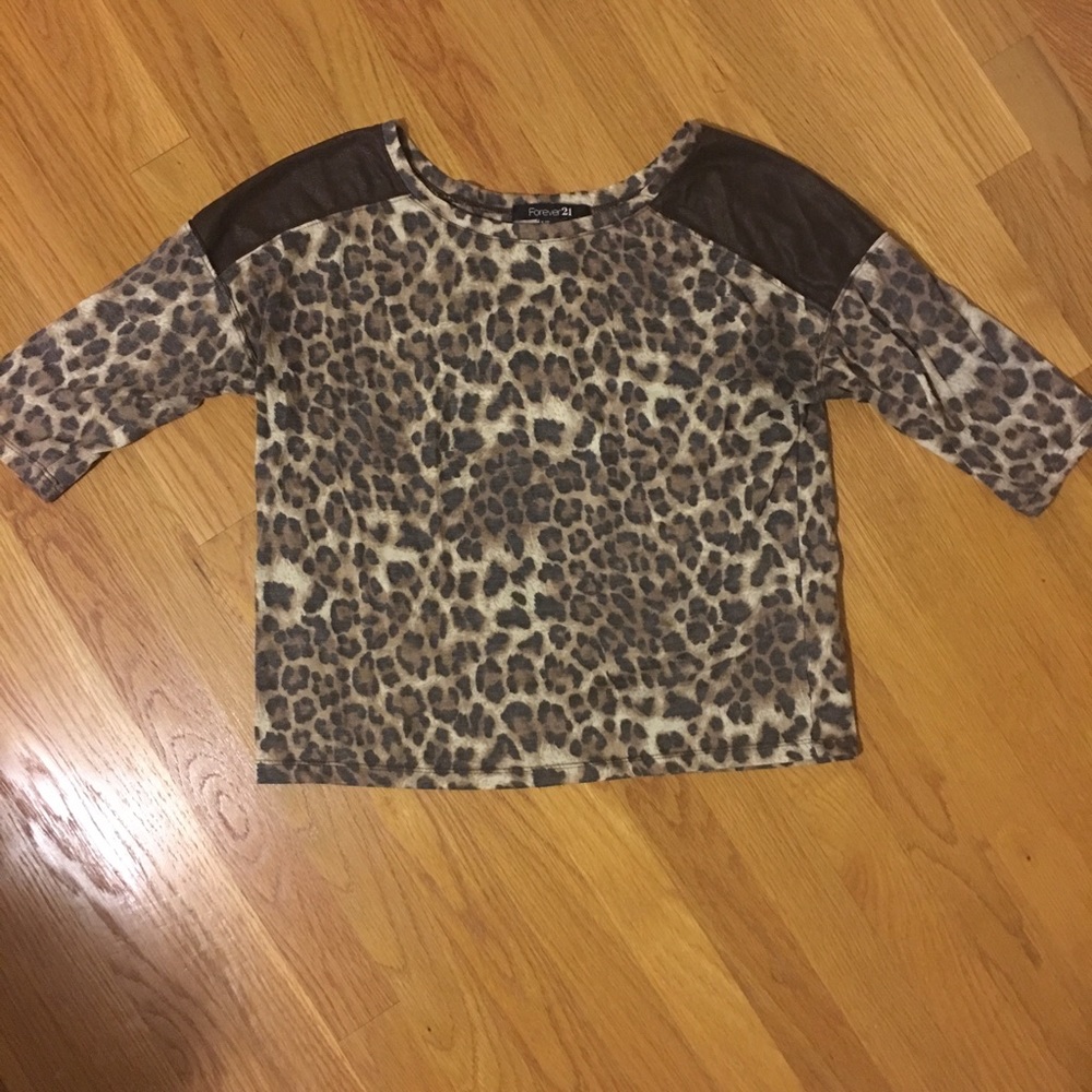 Cheetah Print 3/4 Sleeve Top