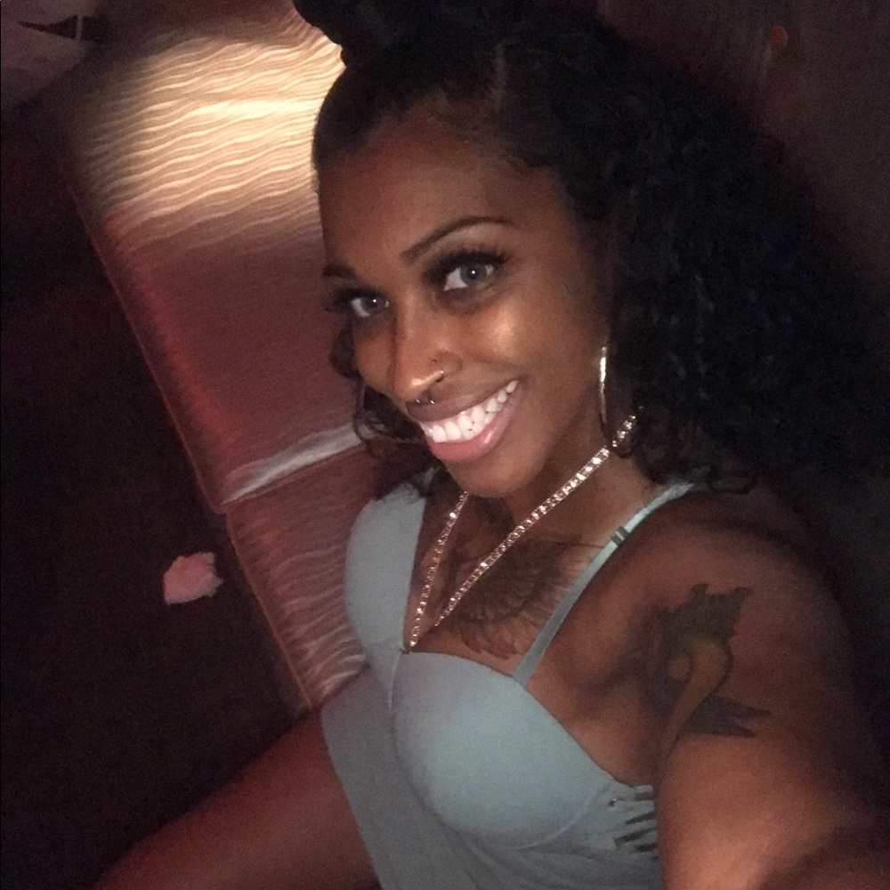 Meet your Posher, Alicia