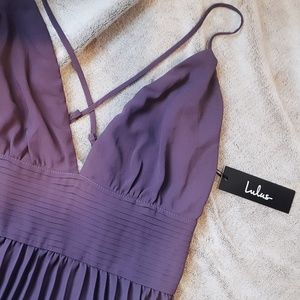 Lulu's Depths of My Love deep v pleated gown NWT