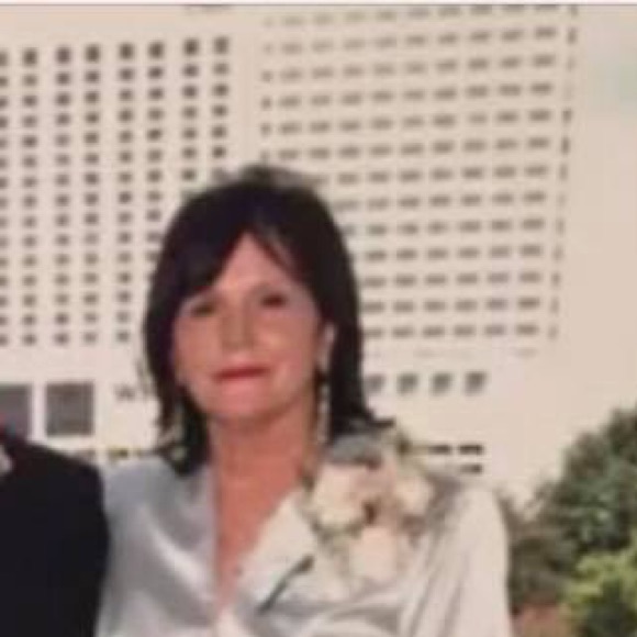 Meet your Posher, Jeanne - Picture 1 of 1