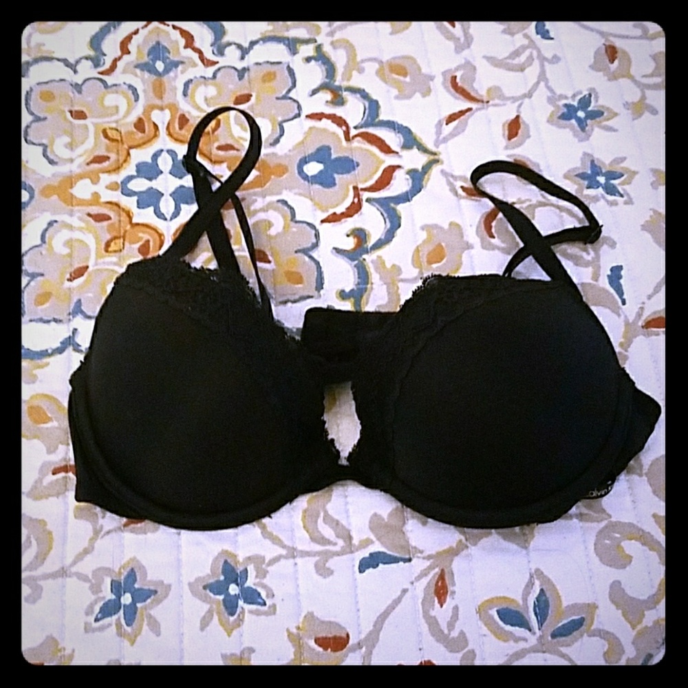 Calvin Klein bra sz 34A Black lace trimmed push up