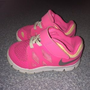 Nike Baby girl  Size 6